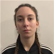 Laureata in biotecnologie mediche, offre lezioni di matematica, fisica, scienze e inglese